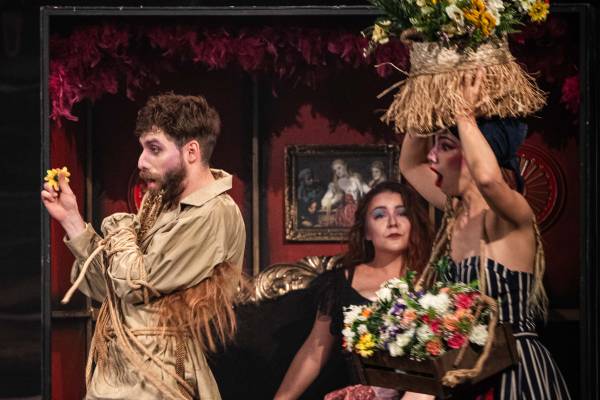 ОСТРОВЪТ НА СЪКРОВИЩАТА по едноименния роман на Р. Л. Стивънсън.