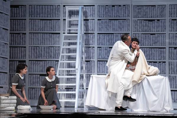 АНТИГОНА по Жан Ануи